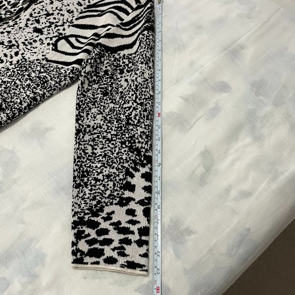 Print Button Up Cardigan - Picture 11 of 11